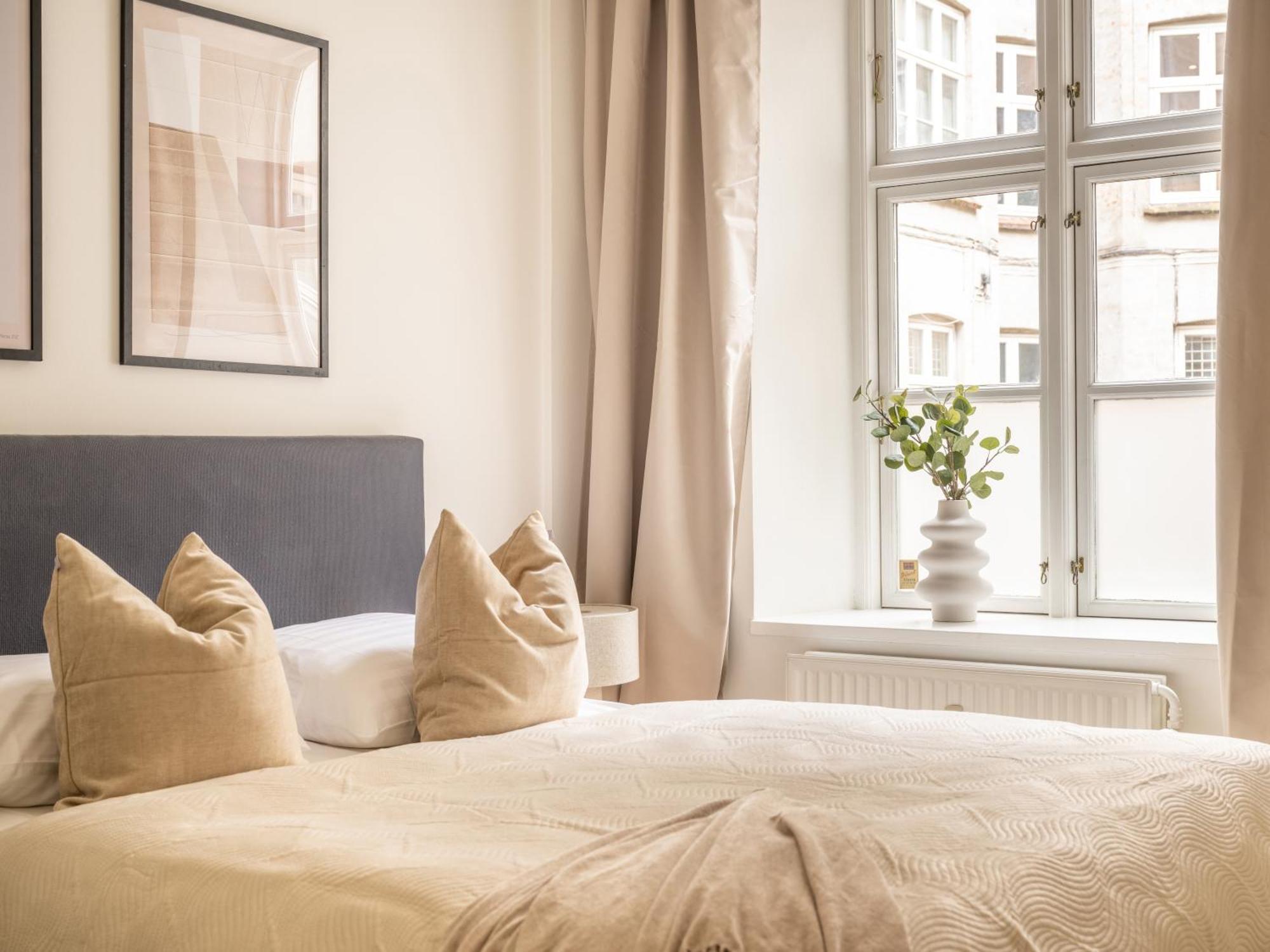 Sanders Noble - Fantastic 4-Bdr Apt In The Capital Köpenhamn Exteriör bild